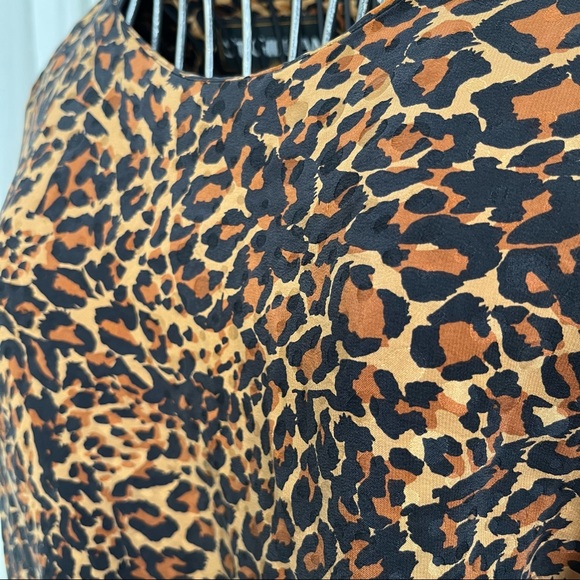 1980s Vintage St. Gillian Silk Leopard Print Dolman Sleeve Dress - Picture 5 of 14